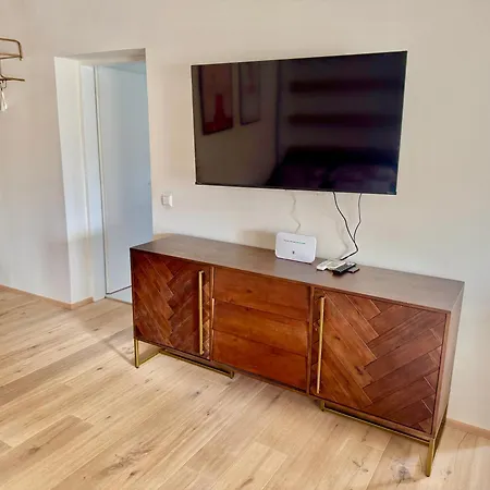 80 M2 With Balcony & Free Parking Apartament *