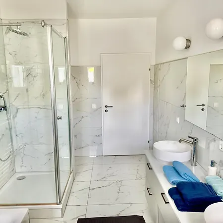 80 M2 With Balcony & Free Parking *